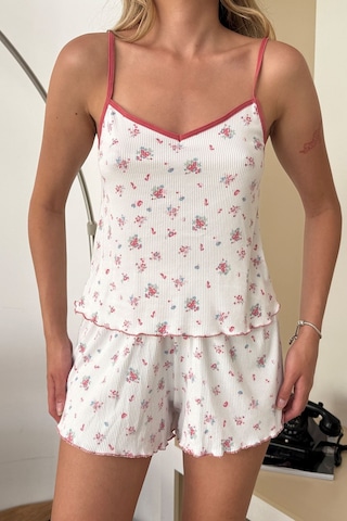 Giysa Kadın Askılı Çiçek Desenli Şortlu Pijama Takımı Pembe Çiçek - 3300