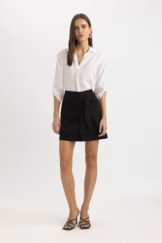 Defacto Normal Bel Astarlı Brode Mini Etek B9946AX24SMBK81 Siyah