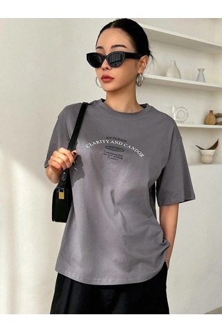 Flood Of Style Kadın Füme Clarity And Candor Baskılı Oversize T-shirt Gri