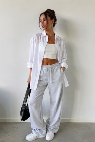 Vadon 1011 Kadın Pamuklu Oversize Gömlek Yaka Düğmeli Uzun Kollu Basic Gömlek Beyaz