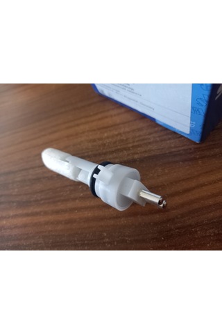 MERCEDES W201 W124 YEDEK SU DEPOSU SU  SENSÖRÜ SWAG