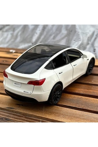 Tesla Model Y Birebir Işıklı Maket Beyaz