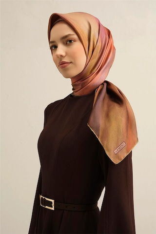 2025 İlkbahar - Yaz - Dj Saf İpek Eşarp Sura -9308d01 - 90 X 90 / Taba - Yeşil 07 Taba - Yeşil 07