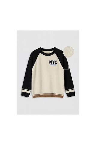 LC Waikiki Alıta Cıty Farkıyla Lcw Kids Siyah Nyc Nakışlı Oval Yaka Erkek Çocuk Triko Kazak Siyah - 925589641 Siyah