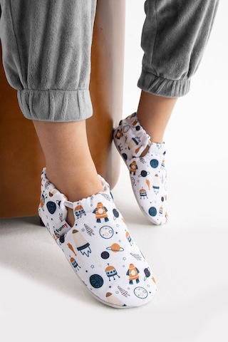 Funny Baby Kaydırmaz Taban Organik Bebek Patik Terletmeyen Yumuşak Sevimli Figürlü Rahat Esnek Uzay Uzay Funny Baby Kaydırmaz Taban Organik Bebek Patik Terletmeyen Yumuşak Sevimli Figürlü Rahat Esnek Uzay Uzay