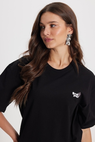 Tudors Kadın Oversize Geniş Kesim Bisiklet Yaka %100 Pamuk Yumuşak Dokulu Baskılı Siyah Tişört-50863