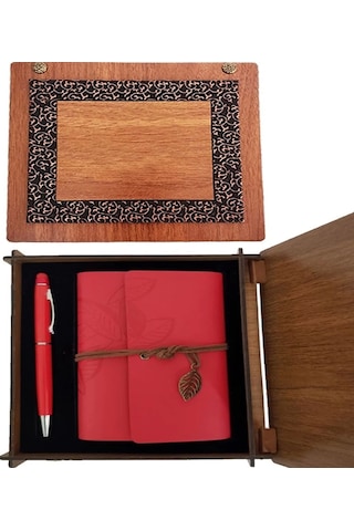 Ahşap Kutulu Kırmızı Deri Defter Ve Metal Kalem Set Çok Renkli