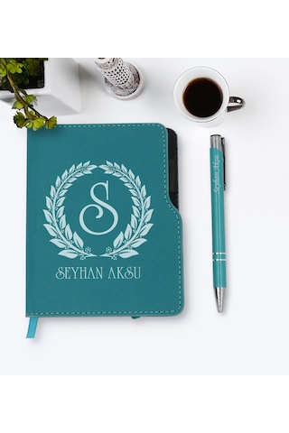 Kişiye Özel Çelenk Baş Harfli Isimli Turkuaz Termo Deri Defter Ka N11.2112