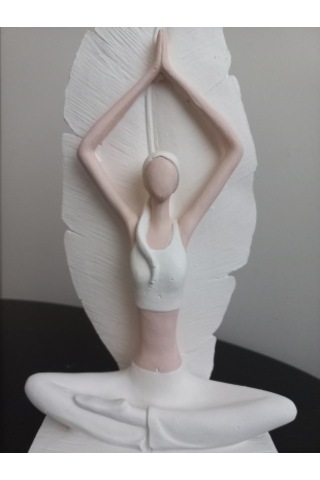 Yoga Yapan Kadın Heykeli