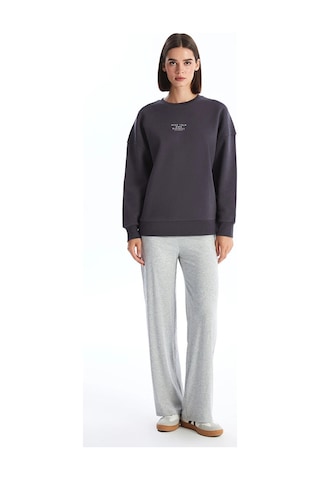 LC Waikiki Lcw Vision Antrasit Bisiklet Yaka Baskılı Oversize Kadın Kalın Sweatshirt Anthracıte