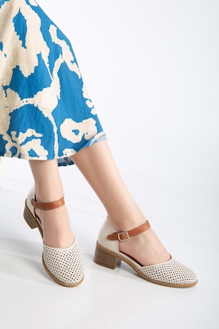 Analin Shoes Kadın Hakiki Deri Burnu Kapalı Delikli Sandalet Krem