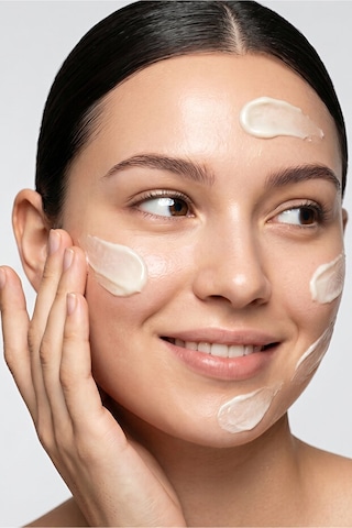 She Vec Shine On You Azelaik Asit Hassas Ciltler İçin Akne ve Leke Karşıtı Bariyer Koruyucu Krem 30 ML