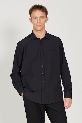 AC&Co / Altınyıldız Classics Erkek Sıyah Kolay Ütülenebilir Comfort Fit Geniş Kesim Klasik Yaka Gömlek Siyah