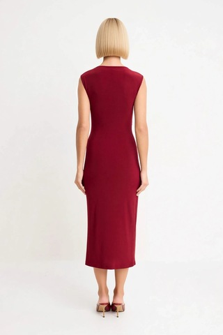 Benerly Kadın Bodycon Midi Elbise Kolsuz Kayık Yaka Aksesuar Detaylı Örne Bordo