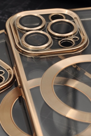 Apple Uyumlu iPhone 13 Pro Magsafe Özellikli Altın Sarı Gold Renkli Kenarlı Lazerli Şeffaf Kılıf Lens Korumalı