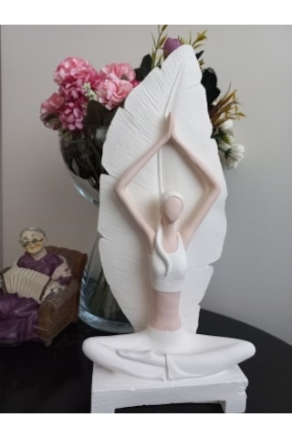 Yoga Yapan Kadın Heykeli