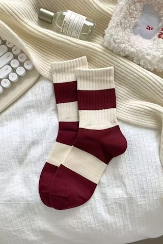 Hitit Socks Kadın 5 Çift Premium Kalite Kırmızı Beyaz Çizgili Kurdele Detaylı Uzun Kolej Çorap Çok Renkli