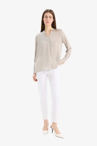 DeFacto Regular Fit Apaş Yaka Saten Uzun Kollu Bluz C3217AX25SPBG778