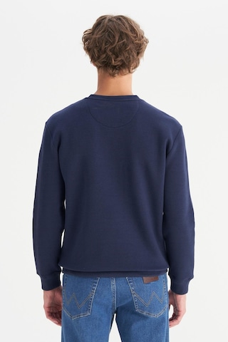 Wrangler Erkek Mid Logo Sweatshirt Darknavy Dark Navy