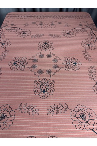 Çiçek Desenli Şık Kare Masa Örtüsü 150 X 150 Cm Kiremit