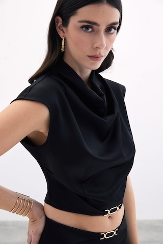Sateen Toka Detaylı Degaje Bluz - Siyah-135774 Siyah