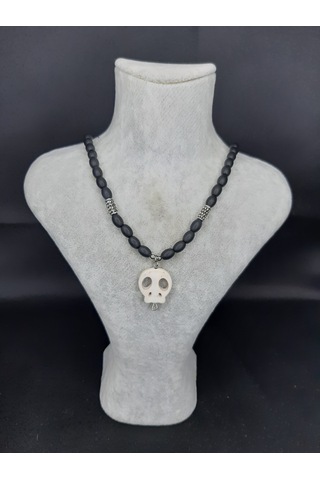 Mryart Unisex Oniks Taşı Boncuklu Kafatası Figürlü Kolye Gotik Tarz Aksesuar 01 - Siyah