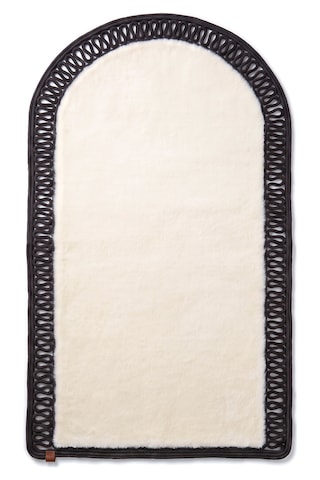 Merplush Mihraplı Peluş Seccade 75x130 Cm Süet Taban Yıkanabilir Yumuşak Namaz Halısı Krem - Siyah