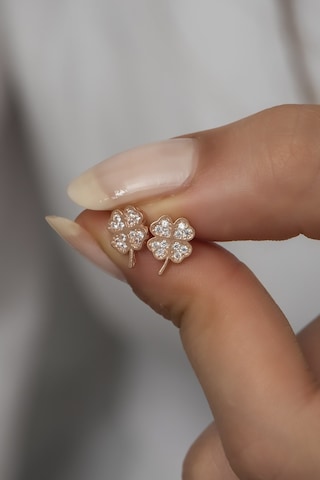 Nereze 925 Ayar Gümüş Minik 4 Yaprak Yonca Küpe