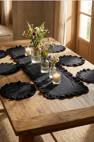 Yunusoğlu Home Fırfırlı Runner Ve Supla Takımı - Masa Örtüsü Takımı 7 Parça 150x50 Cm Siyah