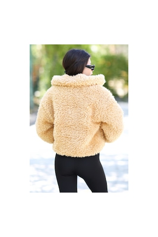 Giysa Kadın Peluş Mont Sarı Çoban Düğmeli Kısa Kesim Yumuşak Dokulu - 8749 Camel