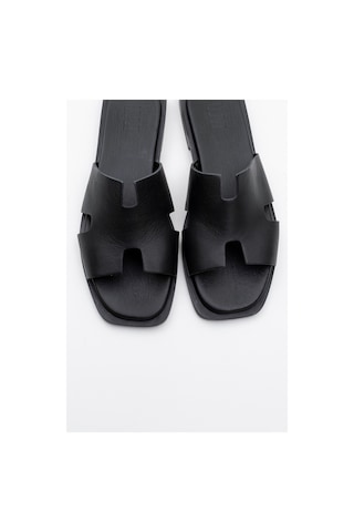 Handy Siyah Cilt Hakiki Deri Kadın Terlik Siyah