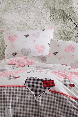Çift Kişilik Lastikli Çarşaflı Pamuklu Nevresim Takımı Patchwork Love Renkli