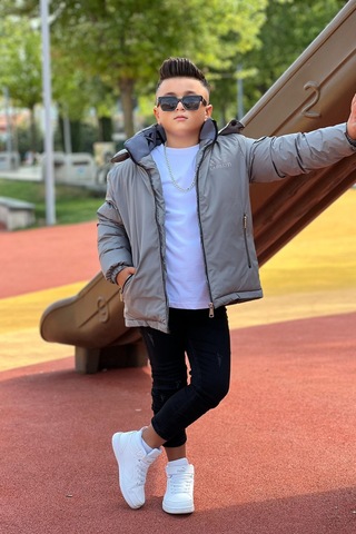 Erkek Çocuk Çıkarılabilir Kapüşonlu Baskılı Yakası Detaylı Kışlık Mont Km3501 Füme