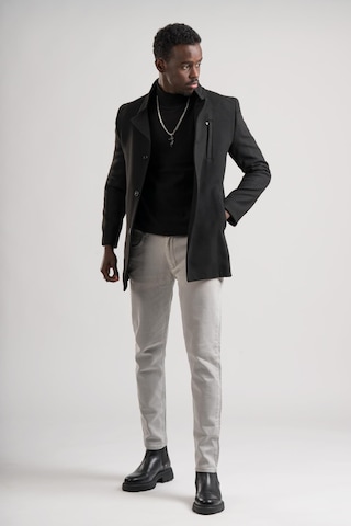 Slimfit Hakim Yaka Düğme Kapamalı Yan Cepli Astarlı Tek Yırtmaçlı Yünlü Kaşe Kaban Siyah