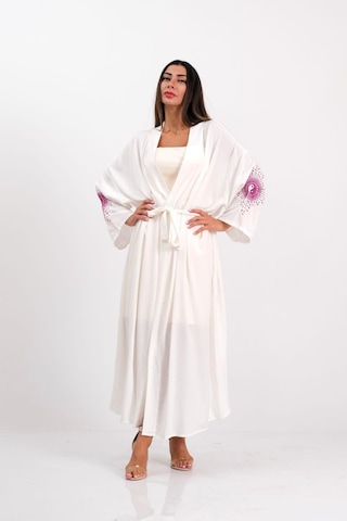 Keyifli Moda Kadın Beyaz Sırtı Ve Kolları Nakışlı Püsküllü Uzun Kimono - Beyaz