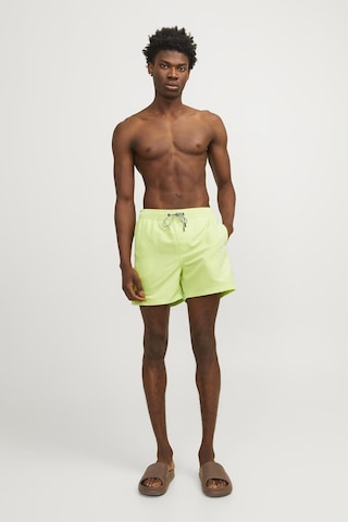Jack & Jones Erkek Jpstfıjı Yazı Detaylı Deniz Şortu 12253118 - Neon Yeşil