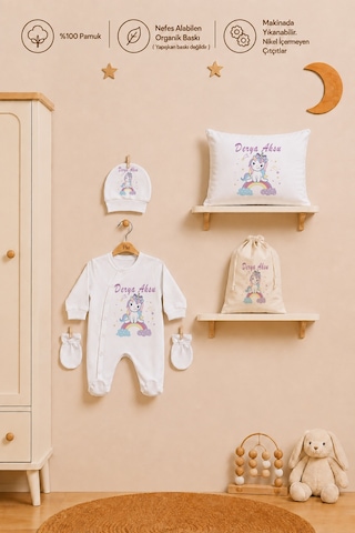 Pia Baby Kız Bebek Hastane Çıkışı İsimli Tulum Takımı Yastık Kılıfı Şapka Eldiven Kıyafet Kesesi Bebek Hediyesi 2046ytk3x Krem