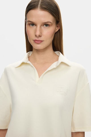 Ucla Yosemae Kemik Rengi Polo Yaka Baskılı Yumuşak Dokulu Modal Kumaş Loose Fit Kadın Tshirt