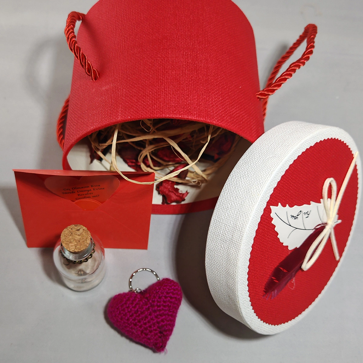 Aşk Notuyla Duygularınızı Anlatan El Yapımı Romantik Hediye Kutusu