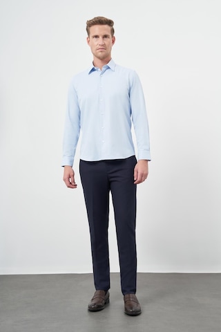İmza Koyu Mavi Uzun Kol Düz Bez Ayağı Sert Yaka Cepsiz Pamuklu Classic Slim Fit Gömlek 1004245267 Koyu Mavi