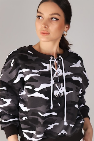 Sweetness Kadın Kamuflaj Desenli Önü Bağcıklı Oversize Sweatshirt SIYAH