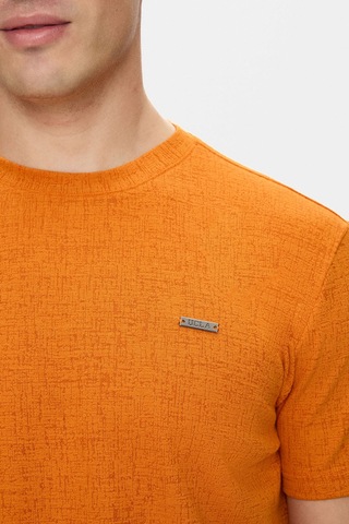Taylor Kiremit Bisiklet Yaka Krinkıl Hafif Kumaş Metal Logolu Standard Fit Erkek Tshirt Kiremit