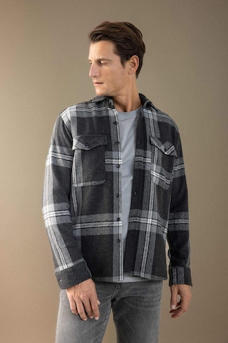 DeFacto Regular Fit Polo Yaka Kareli Oduncu Flanel Uzun Kollu Gömlek D6027AX24AUBK81 Siyah