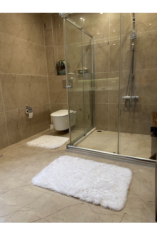 Tavşan Beyaz Kaymaz Tabanlı 2'li Banyo Halısı Seti