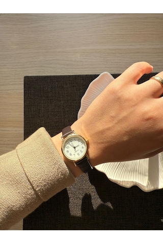 Retro Minimal Deri Kordon Vintage Kadın Kol Saati Yuvarlak Kasa Altın