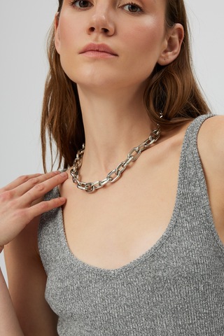 ASKILI V YAKA ELBİSE