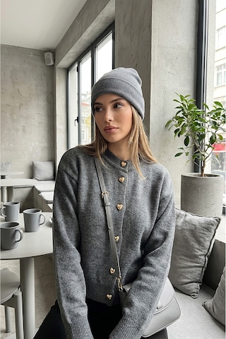 Sayzen Your Shine Trend Basic Kalp Düğmeli Kadın Hırka Gri Sayzen Your Shine Trend Basic Kalp Düğmeli Kadın Hırka Gri