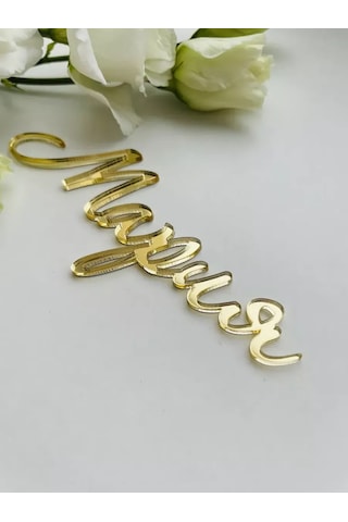 Art Lazer52 Üzerinde 'maria' Yazılı Topper Note: This Relies On Some Context Clues. "topper" İn This Context Sounds Li Diğer