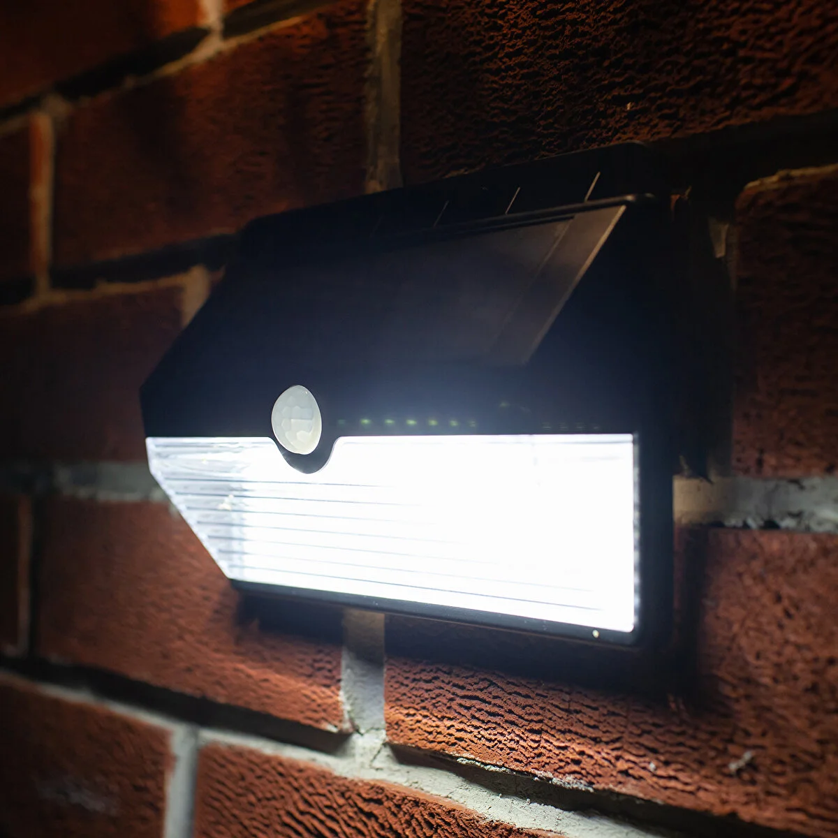Hareket Sensörlü Solar Led Duvar Apliği Dış Mekan Bahçe Lambası Siyah