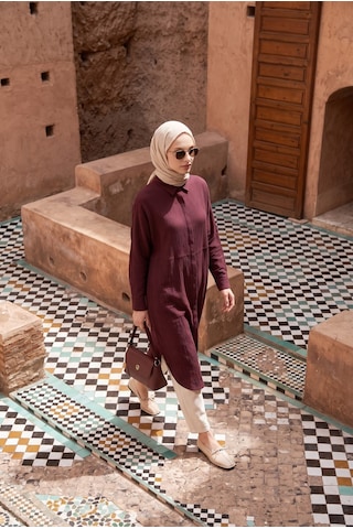 Armine Trend Doğal Kumaş Gizli Düğmeli Hakim Yaka Rahat Kesim 120 Cm Boy Tunik Vişne 26yt416
